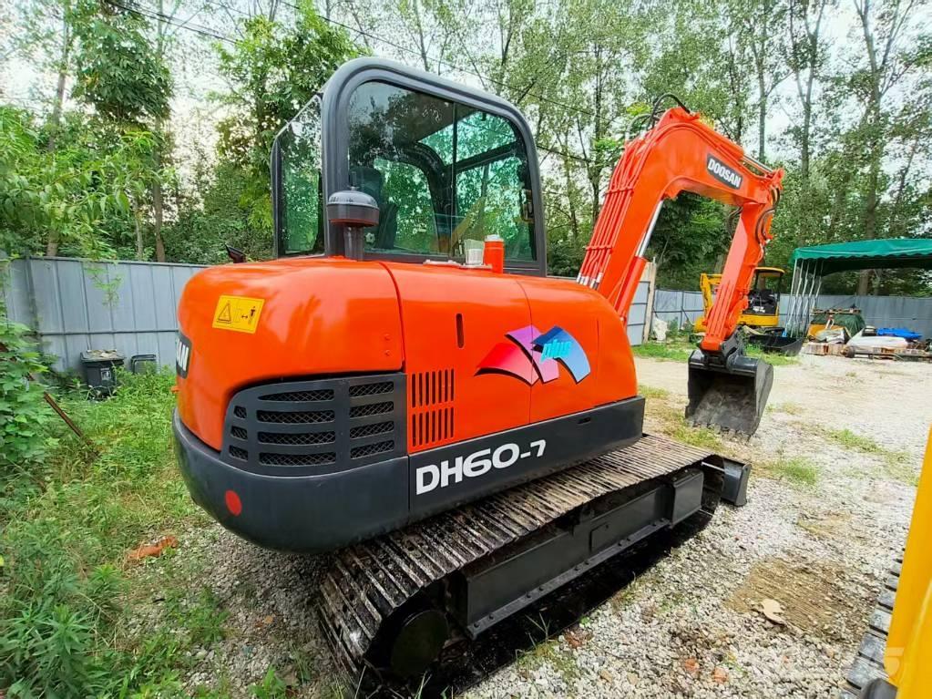 Doosan DH 60 Mini kotrók < 7t