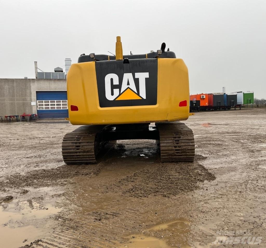 CAT 323 F L Lánctalpas kotrók