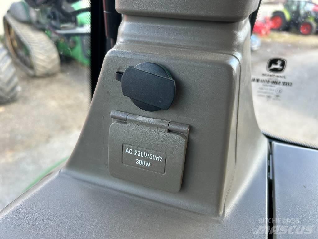 John Deere 8RX410 Traktorok