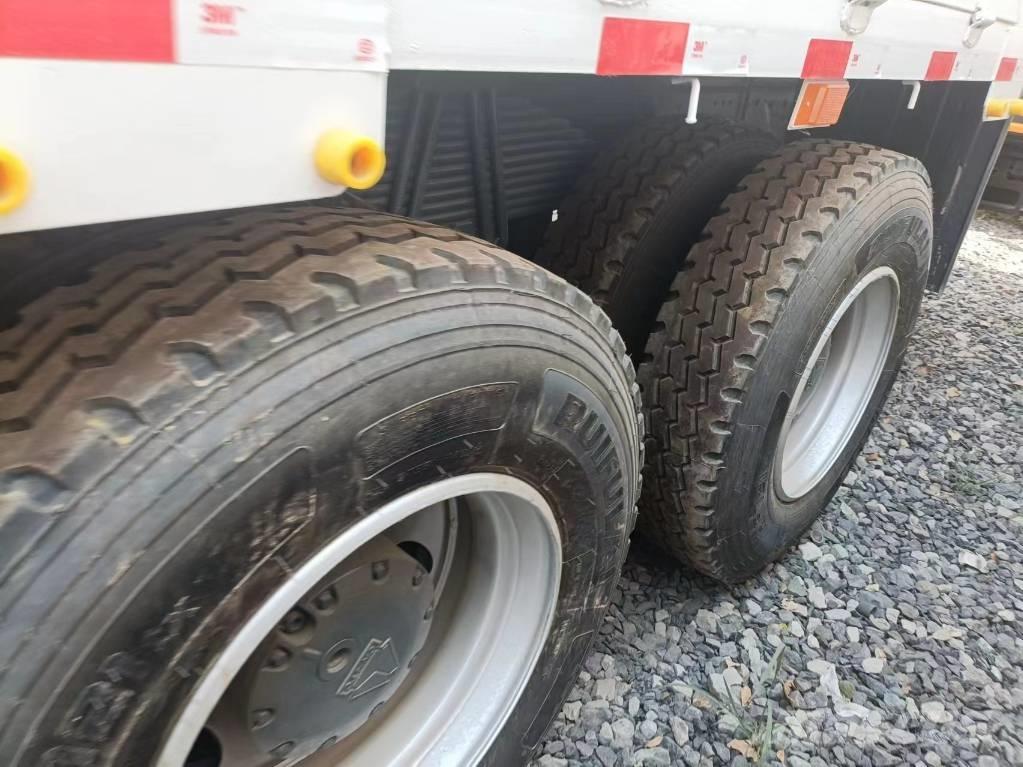 Howo 371 Csörlők, emelőberendezések és anyagmozgató liftek