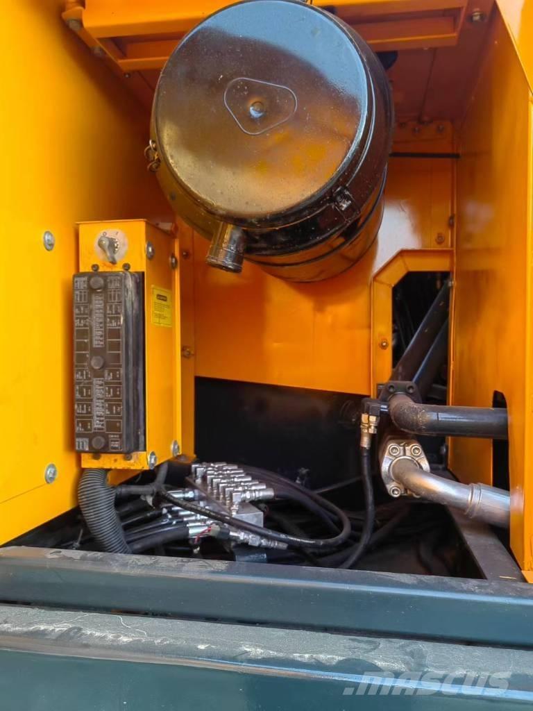 Hyundai 305LC-9S Lánctalpas kotrók