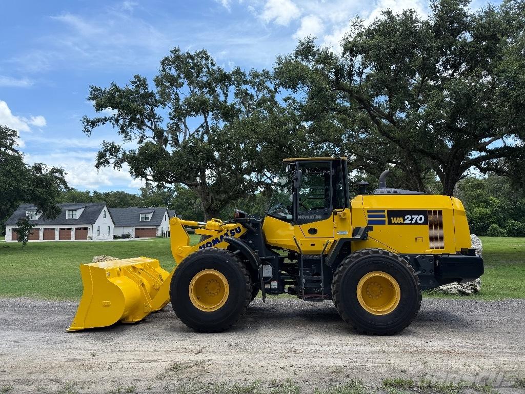 Komatsu WA 270-8 Gumikerekes homlokrakodók