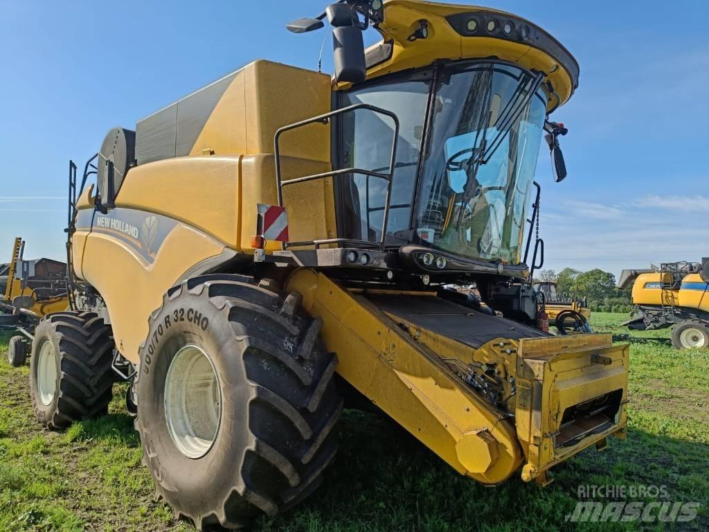 New Holland CX 8.90 Kombájnok