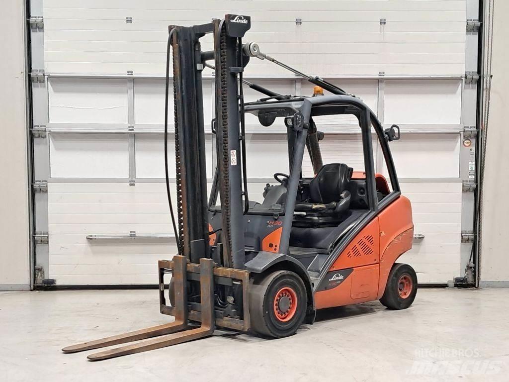 Linde H30T-02 Gázüzemű targoncák
