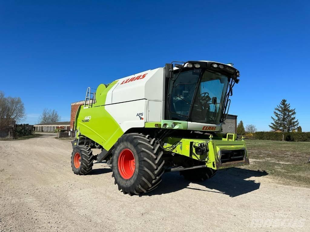 CLAAS Tucano 440 Kombájnok