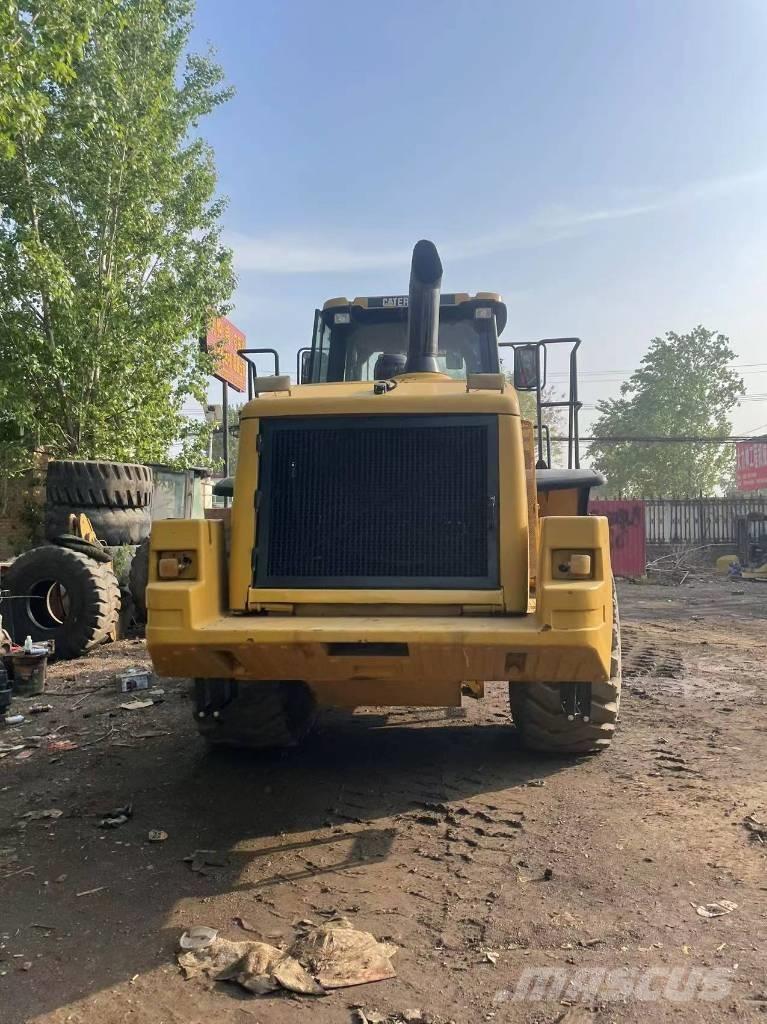 CAT 966 Gumikerekes kotrók