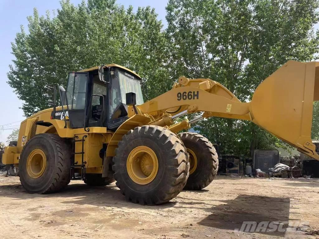CAT 966 Gumikerekes kotrók
