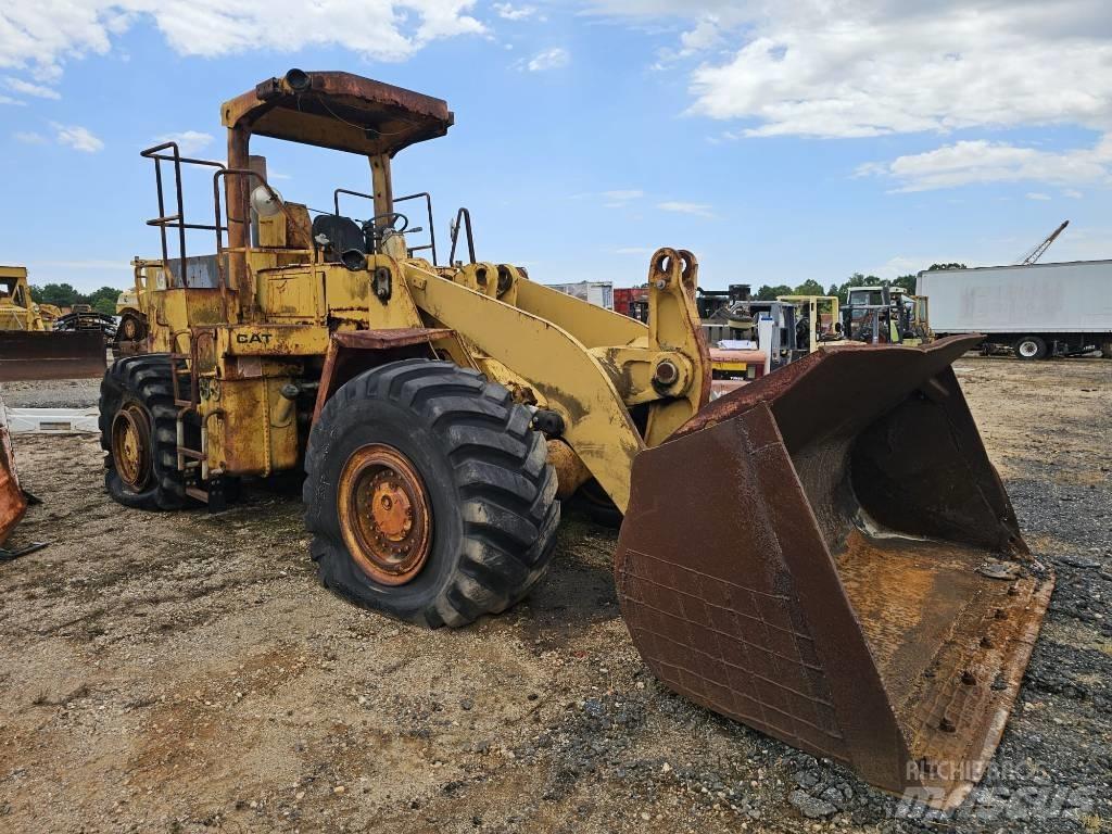 CAT 966 D Gumikerekes homlokrakodók