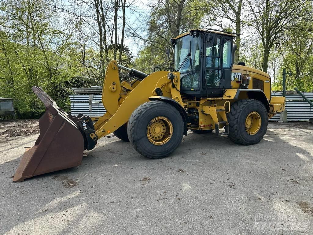 CAT 938M Gumikerekes homlokrakodók