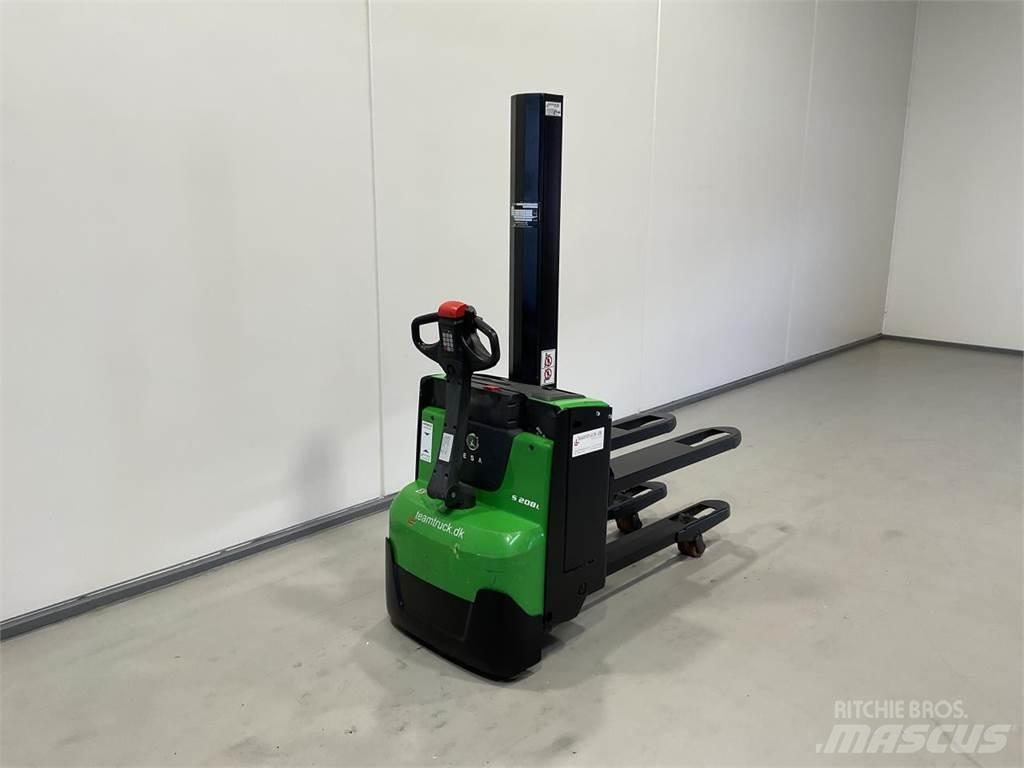 Cesab S208L Elektromos gyalogkíséretű targoncák
