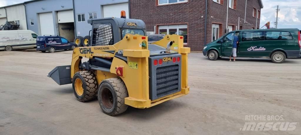 Gehl R 260 Kompaktrakodók