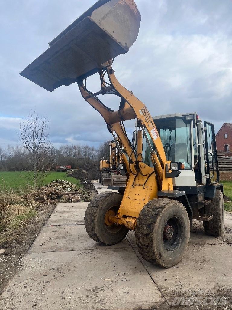 Liebherr 507 Gumikerekes homlokrakodók
