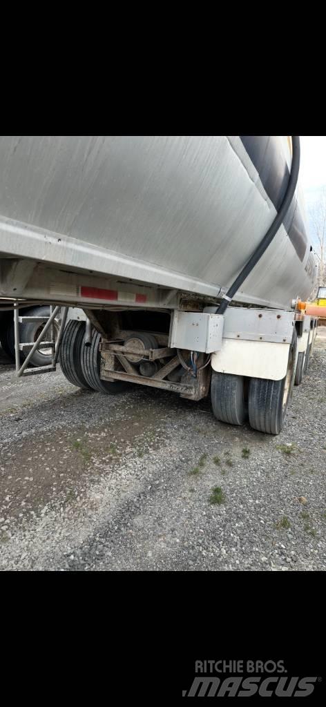 Remtec 4 AXLES Tartályos pótkocsik