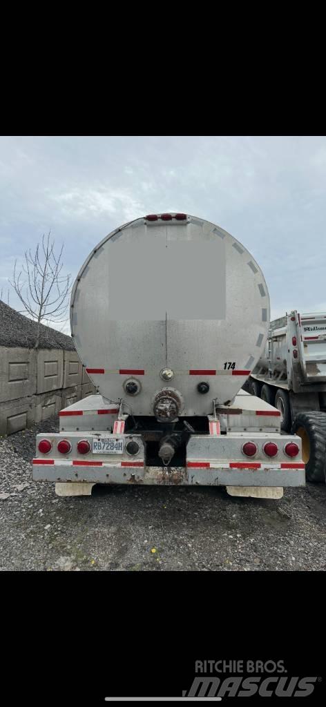 Remtec 4 AXLES Tartályos pótkocsik