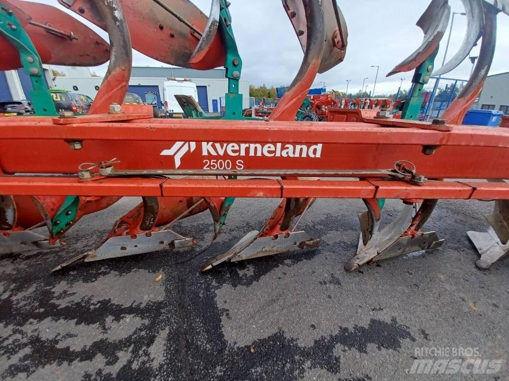 Kverneland 2500S Hagyományos ekék