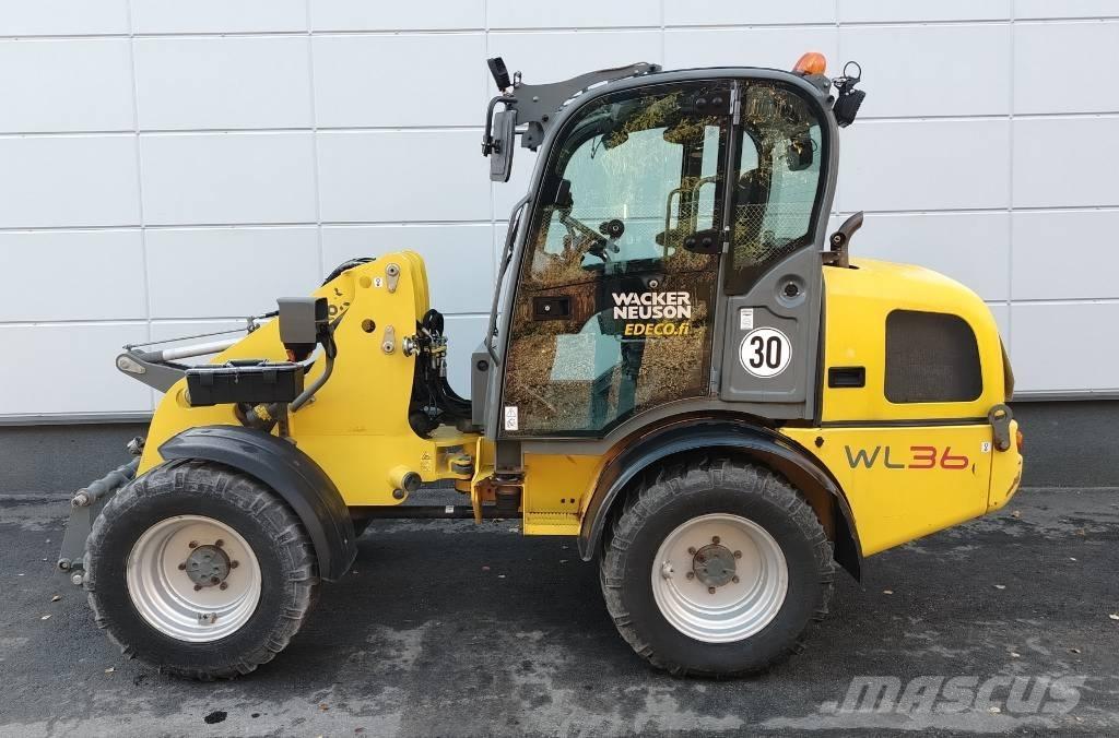 Wacker Neuson WL 36 Gumikerekes homlokrakodók