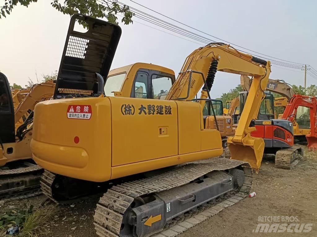 Komatsu PC120 Közepes (midi) kotrók 7 t - 12 t