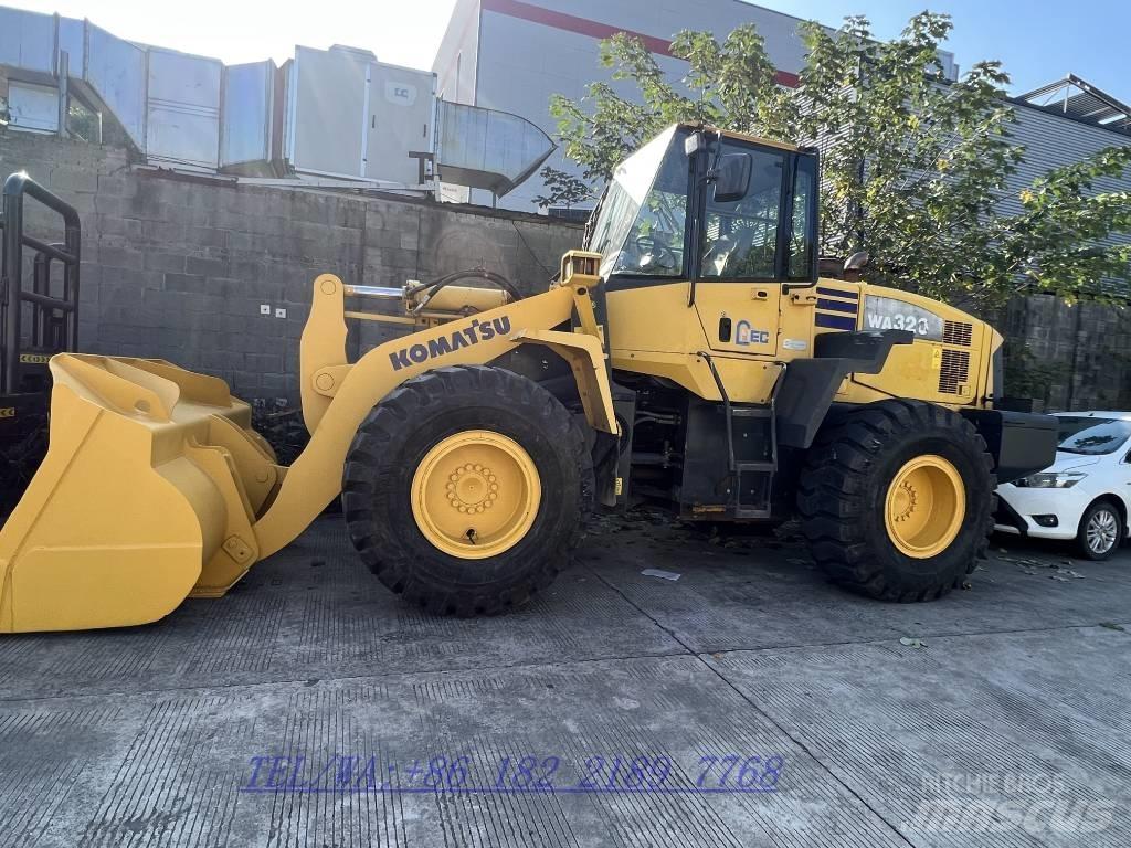 Komatsu WA320 Gumikerekes homlokrakodók