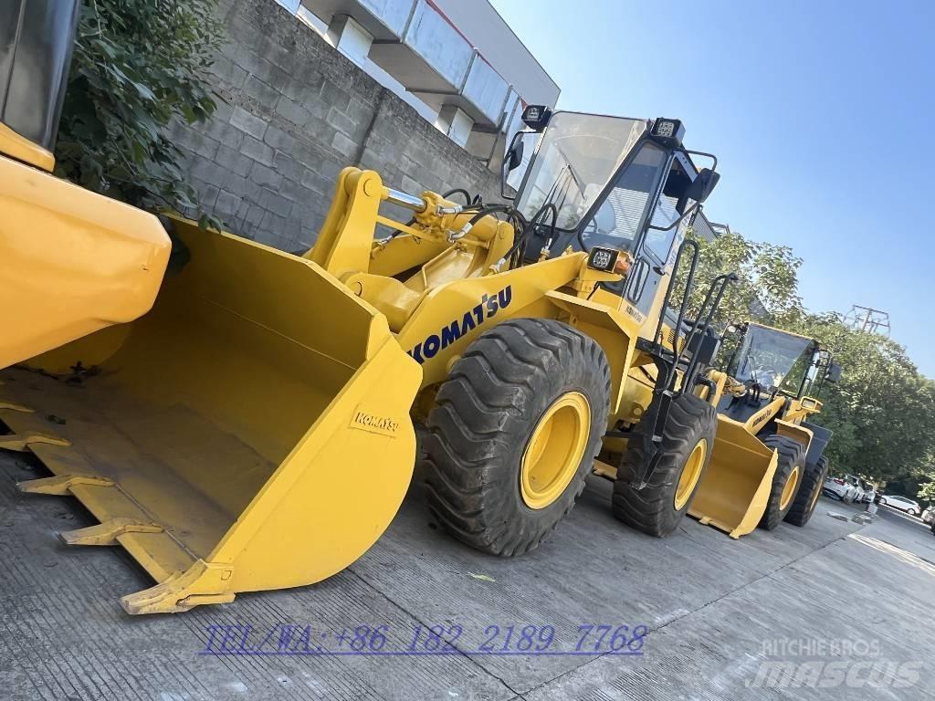 Komatsu WA320 Gumikerekes homlokrakodók
