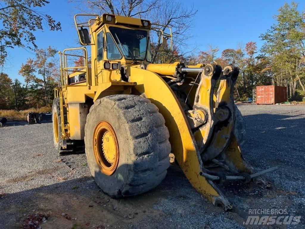 CAT 988 F Gumikerekes homlokrakodók