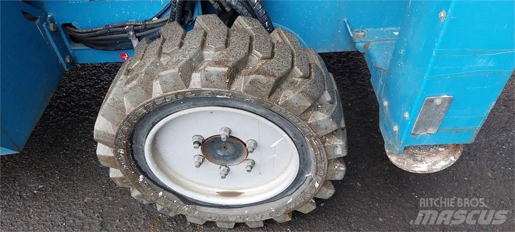  CX15, 4x4 Ollós emelők