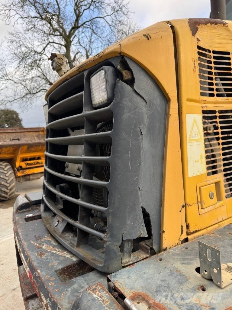 Komatsu WA 200-5 Gumikerekes homlokrakodók