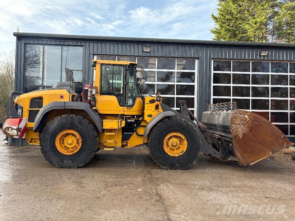Volvo L120 Gumikerekes homlokrakodók