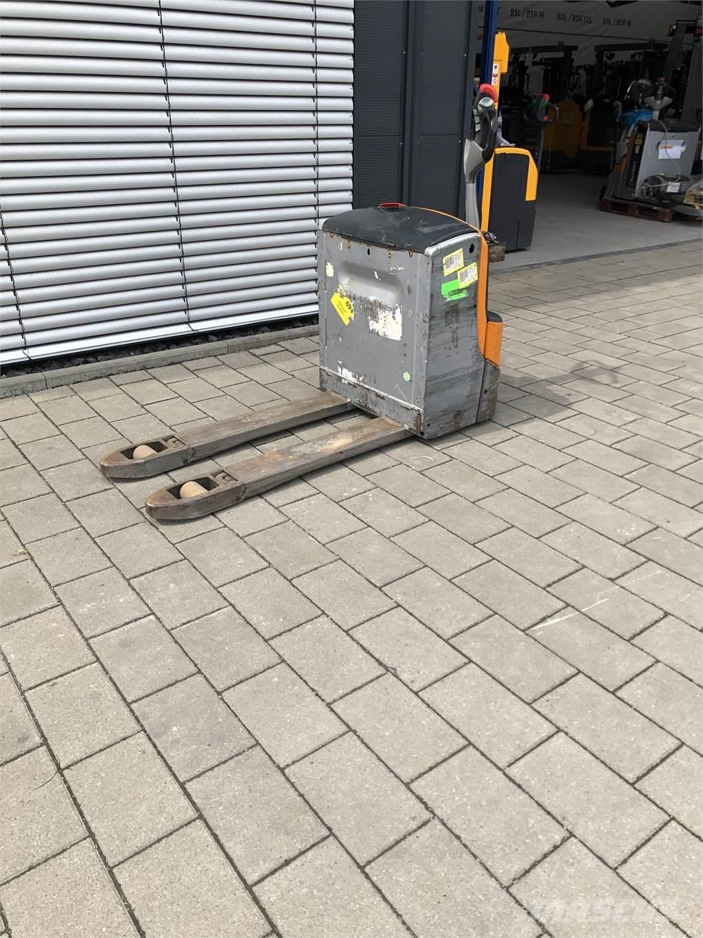 Still EXU16 Alacsony emelőkocsi