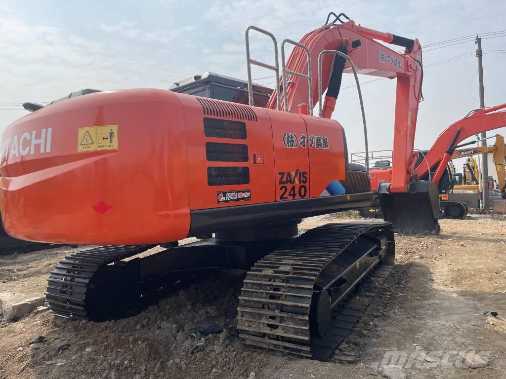 Hitachi ZX 240 Lánctalpas kotrók
