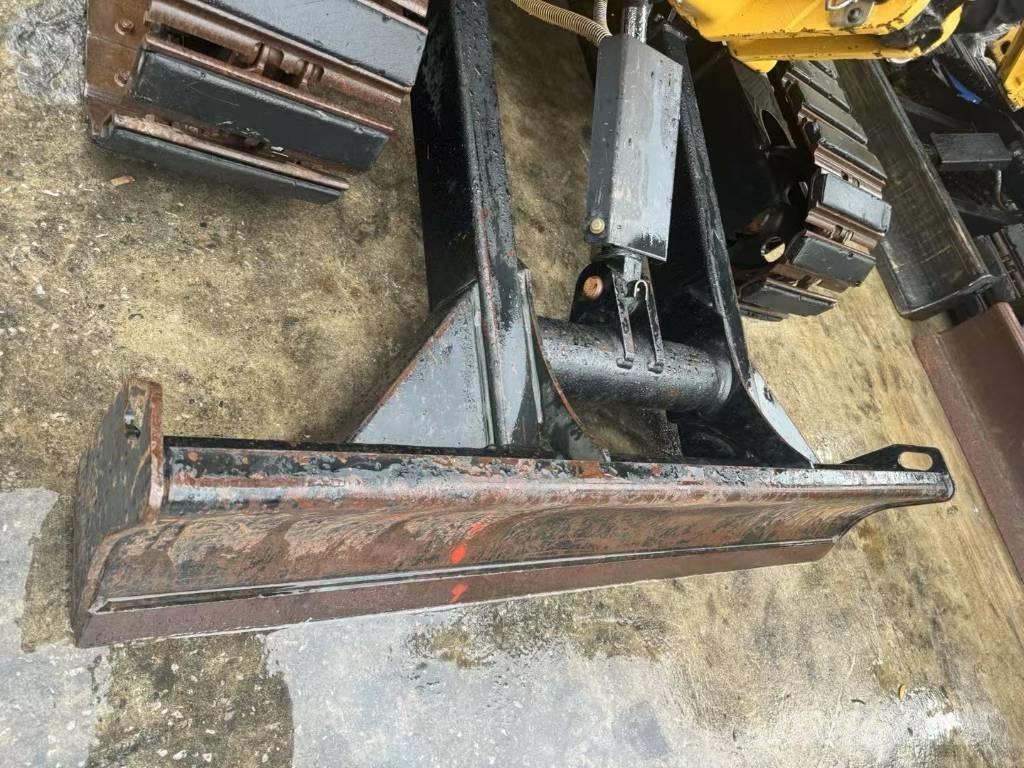 CAT 303 E CR Lánctalpas kotrók