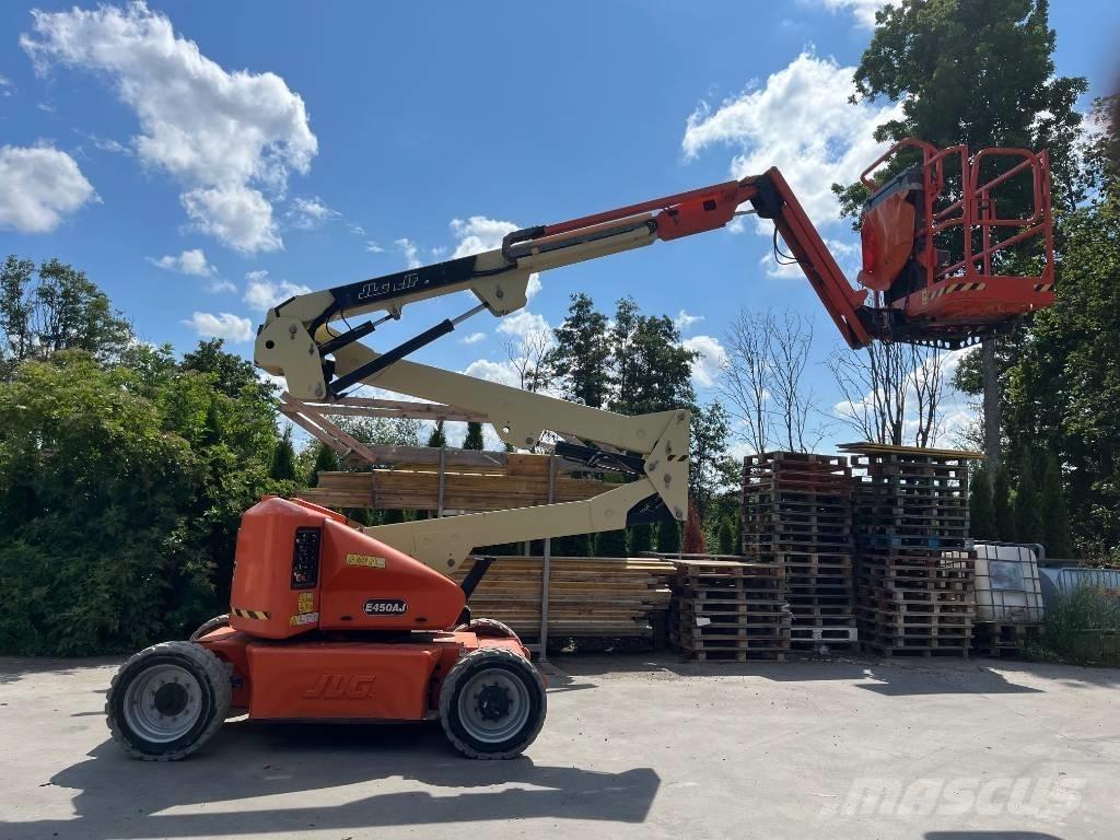 JLG E 450 AJ Karos emelők