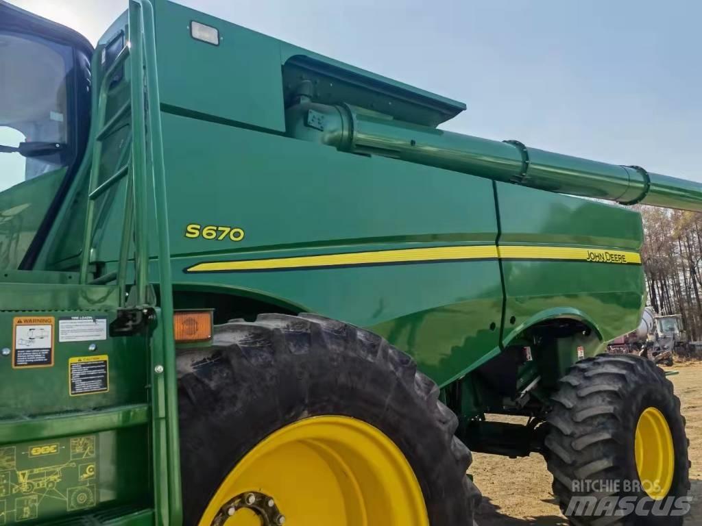 John Deere S670 Kombájnok