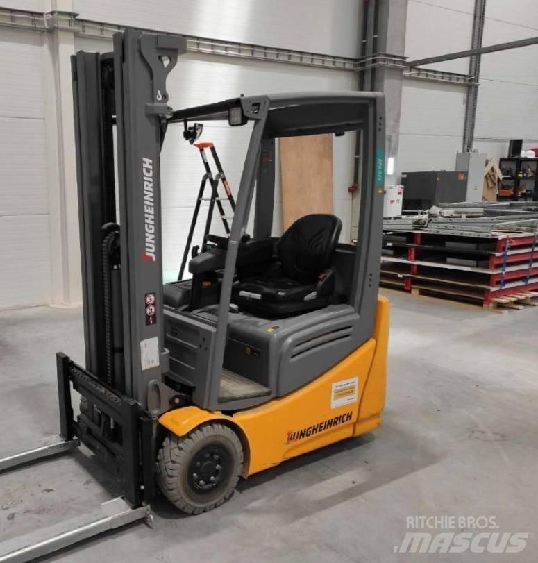 Jungheinrich EFG 215 Elektromos targoncák