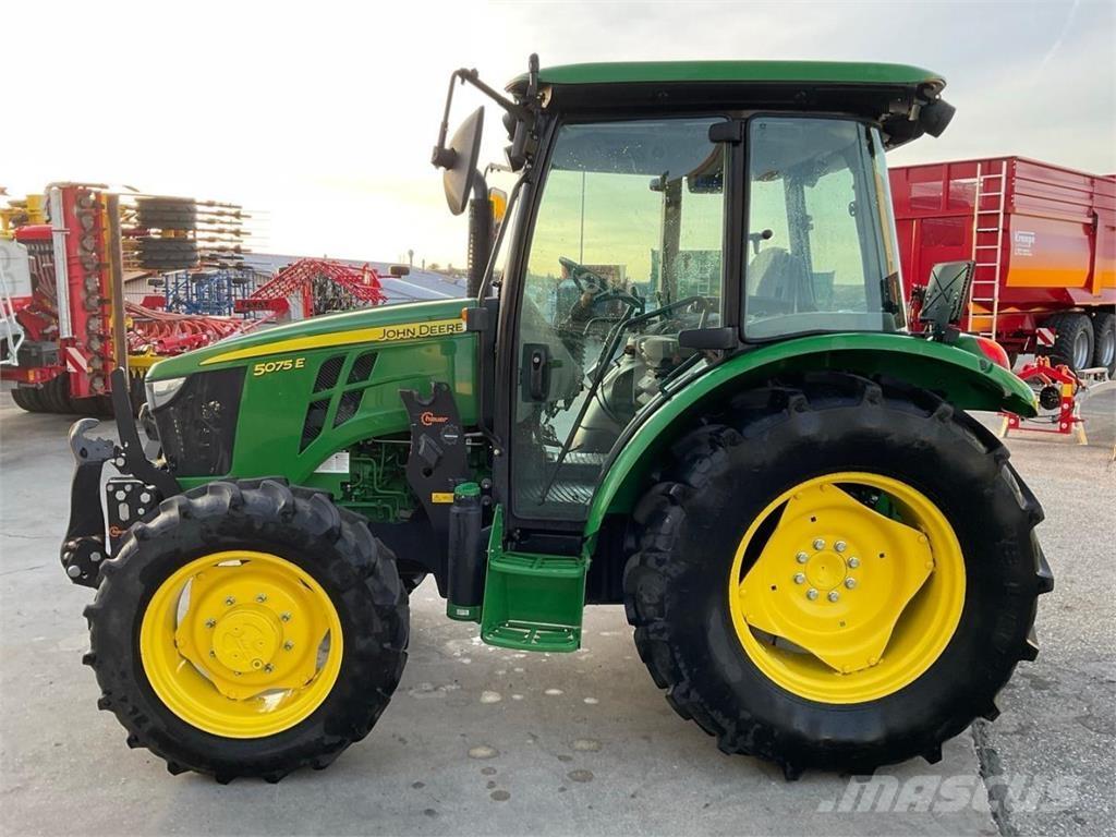 John Deere 5075E Traktorok