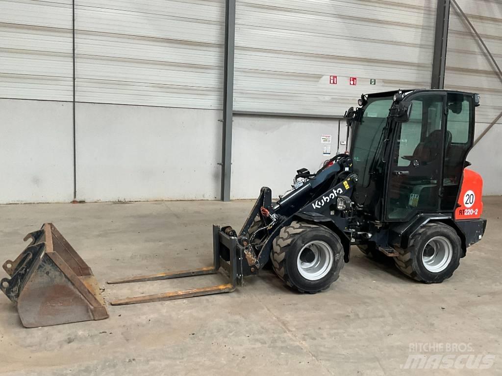 Kubota RT 220-2 Gumikerekes homlokrakodók