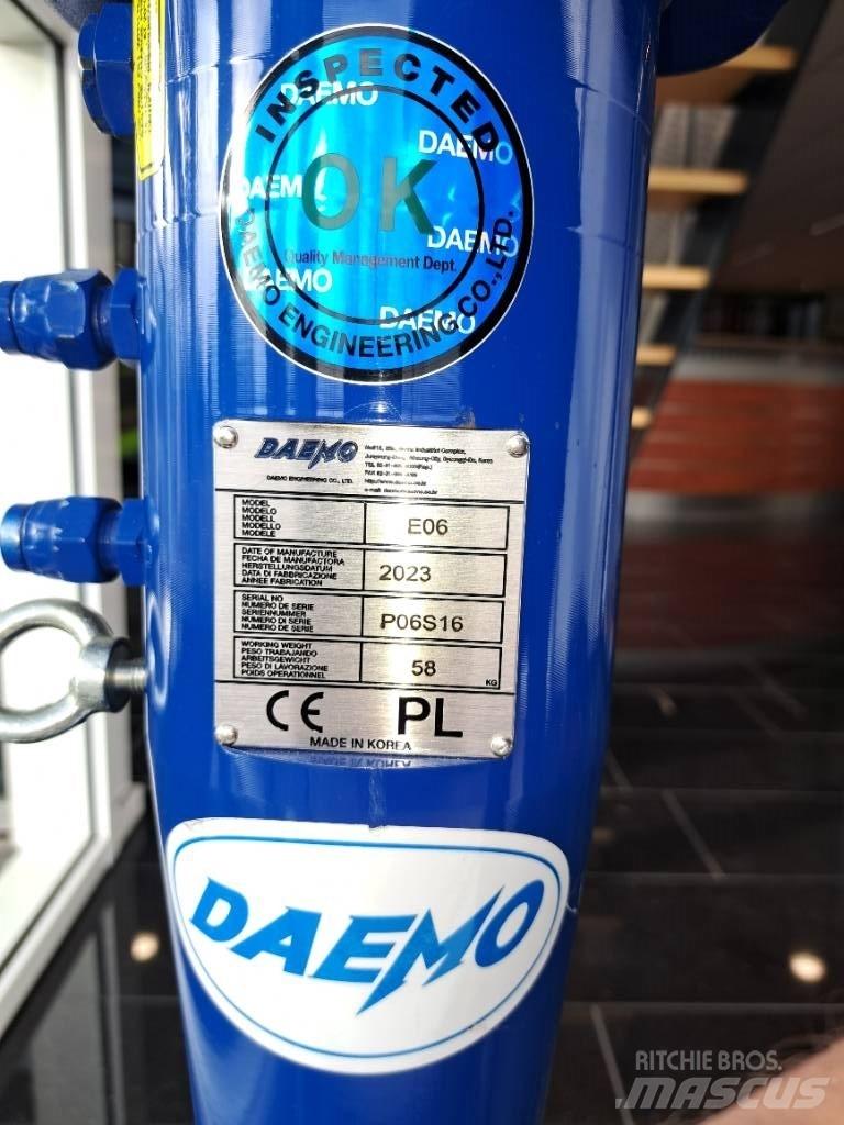 Daemo E06 with CW05 Fejtőgépek