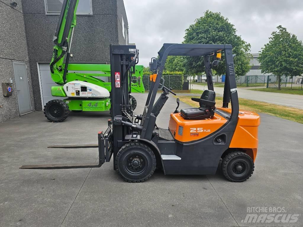 Doosan D 25 G Dízel targoncák