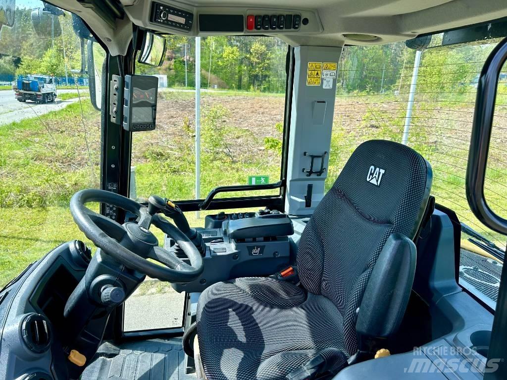 CAT 908NG Gumikerekes homlokrakodók
