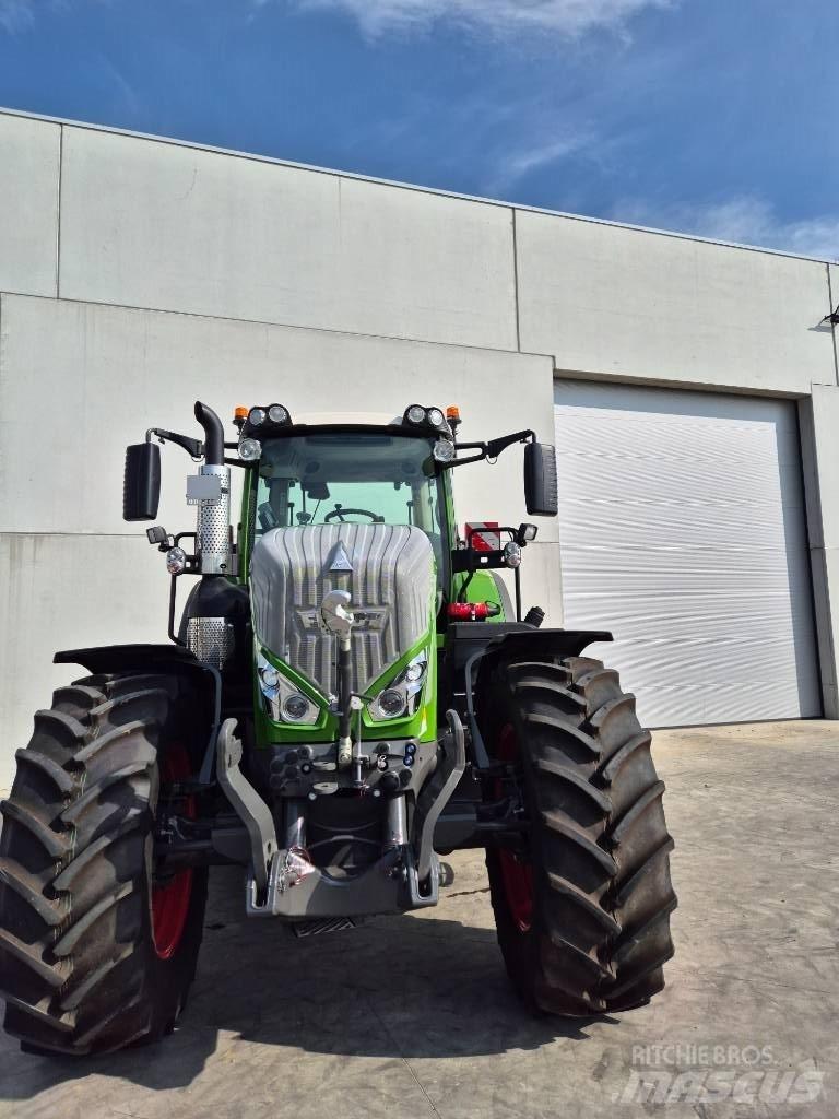 Fendt 822 Vario Traktorok