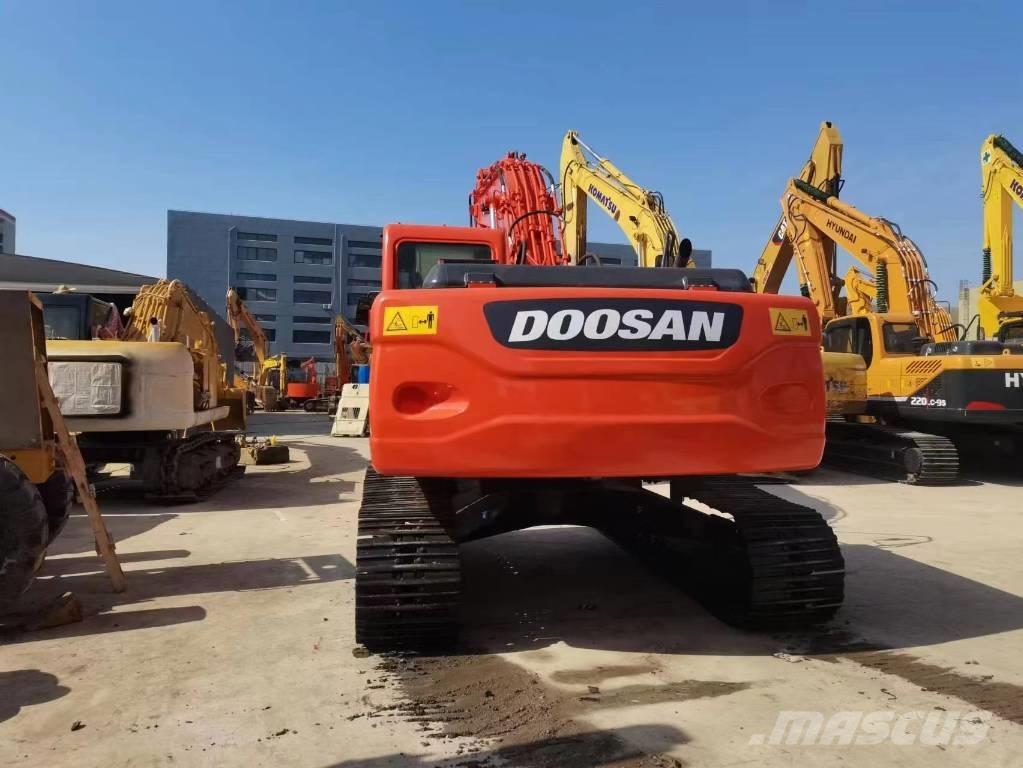 Doosan DX 225 Lánctalpas kotrók