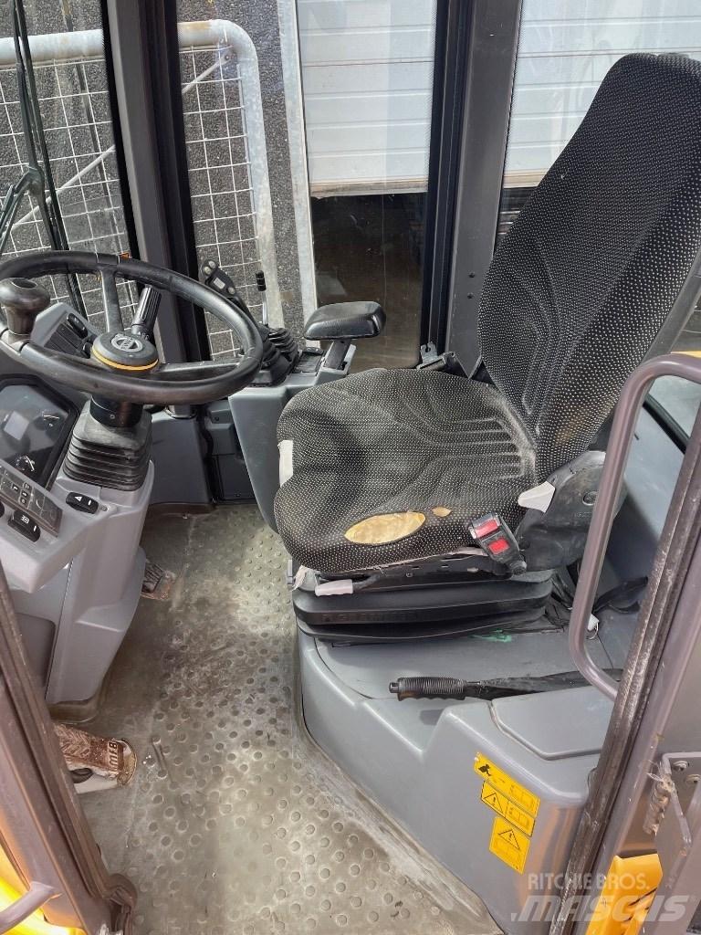 Volvo L30G Mini homlokrakodók