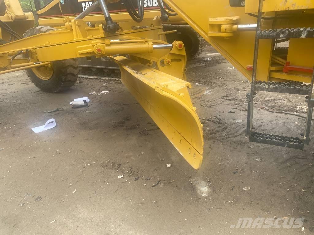 CAT 120 H Gréderek