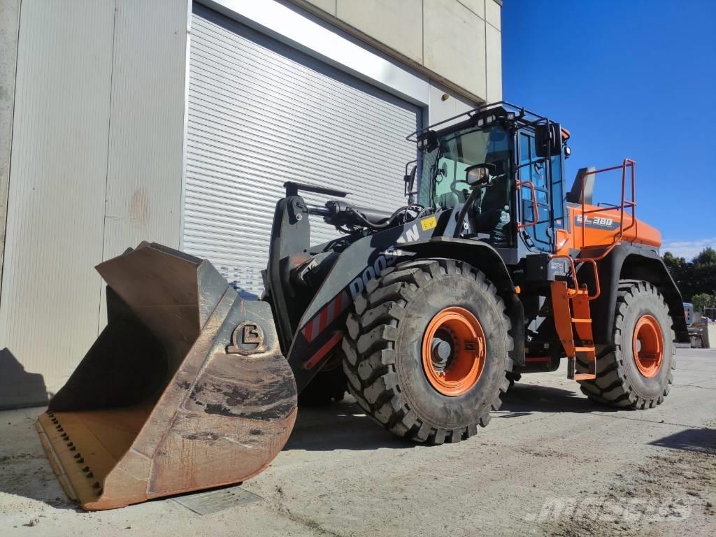 Doosan DL 380-7 Gumikerekes homlokrakodók