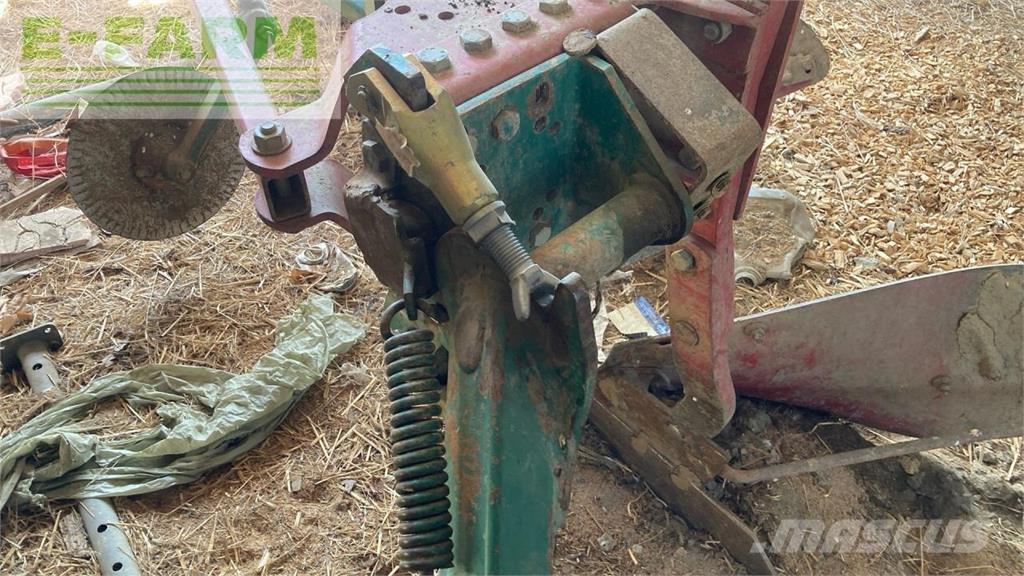 Kverneland LB 100 Hagyományos ekék