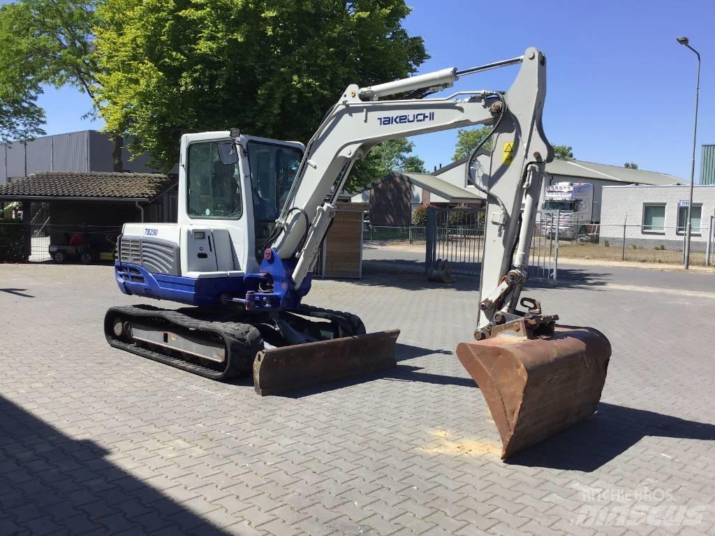 Takeuchi TB 250 Mini kotrók < 7t