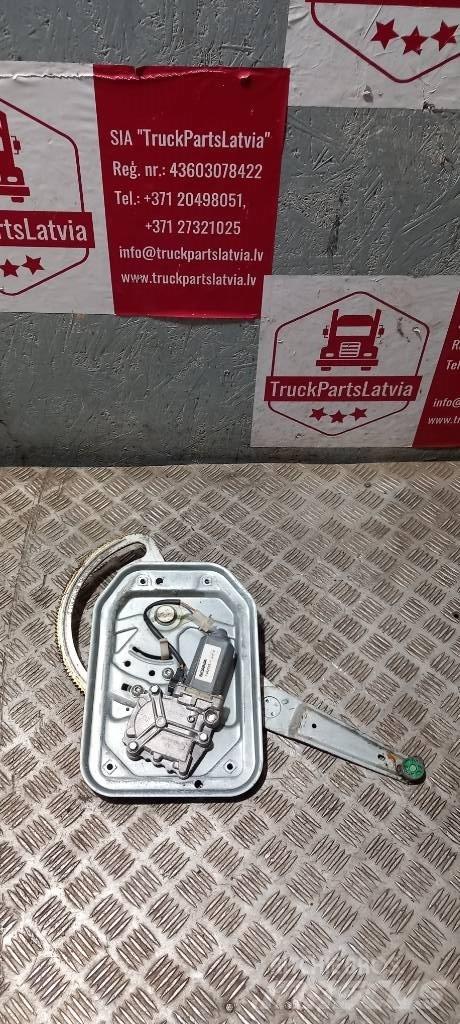 Scania R 440    1442293 Vezetőfülke és belső tartozékok
