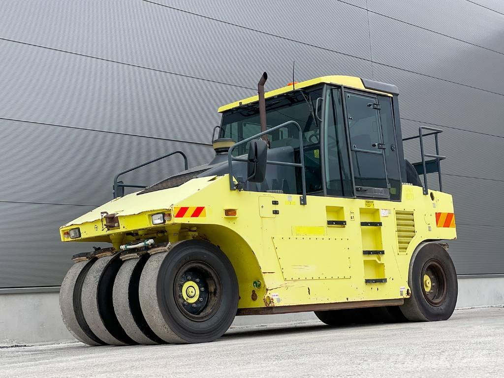 Ammann AP 240 Pneumatikus kerekes hengerek