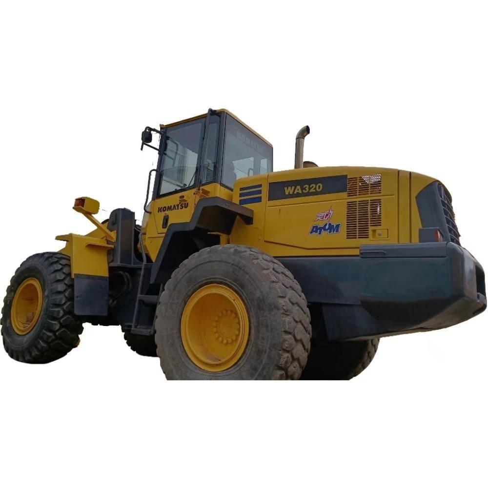 Komatsu WA 320 Gumikerekes homlokrakodók