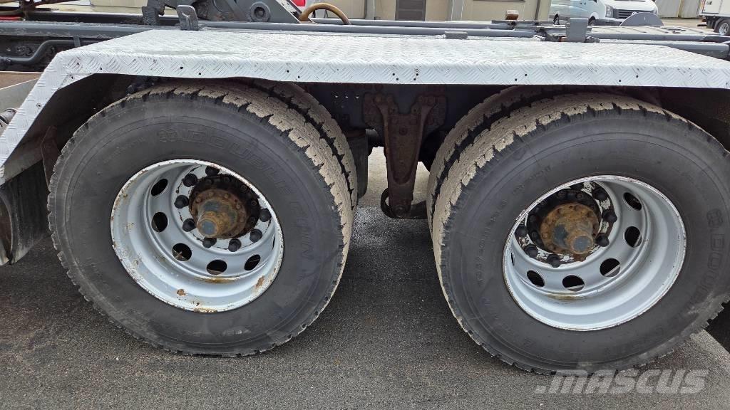 Scania R520 6X4 Horgos rakodó teherautók