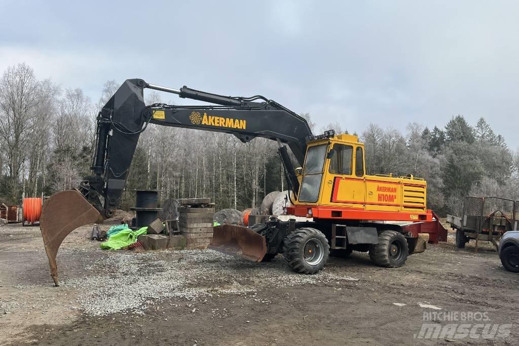 Åkerman H 10 M B Gumikerekes kotrók
